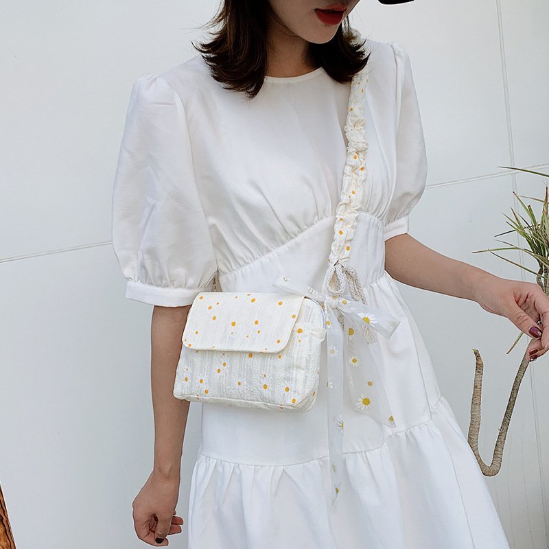 Women's Daisy Canvas One Shoulder Crossbody Bag