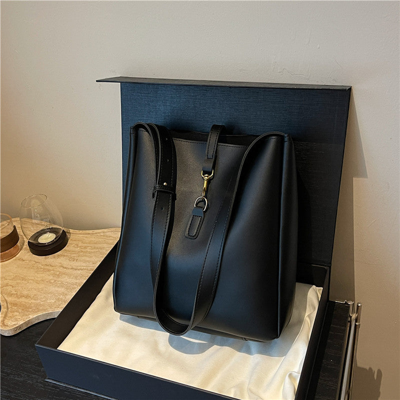 Internet Hot Fashionable Cross Body Bucket Bag Large Capacity