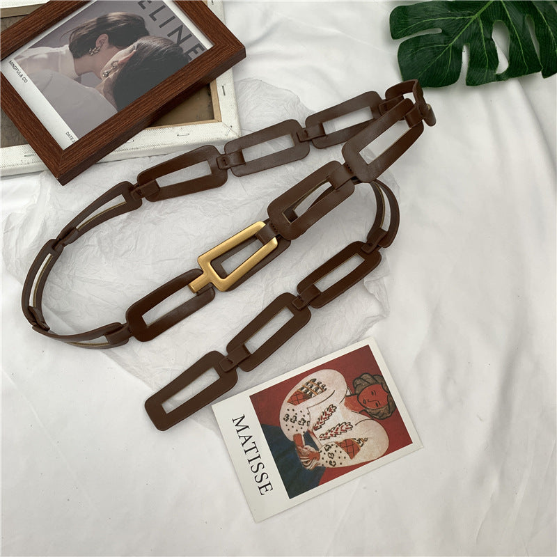 Wide waistband with hook chain