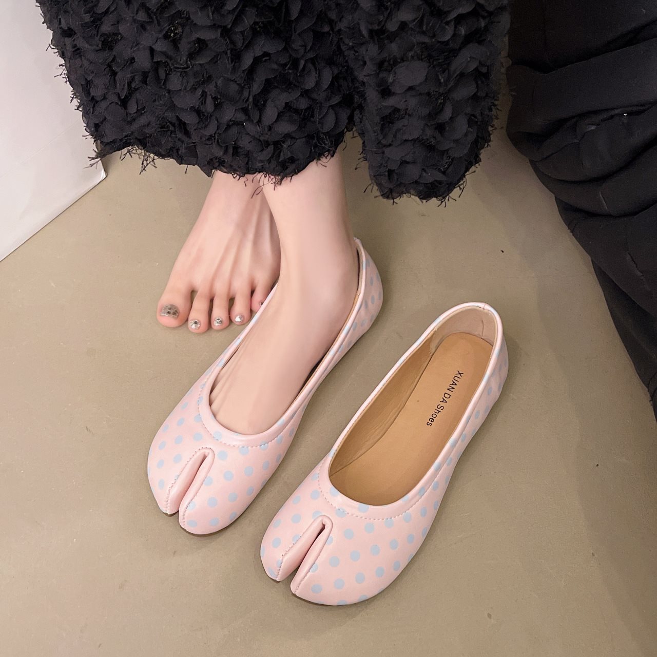 Slide-on Toe-separating Flat Shoes