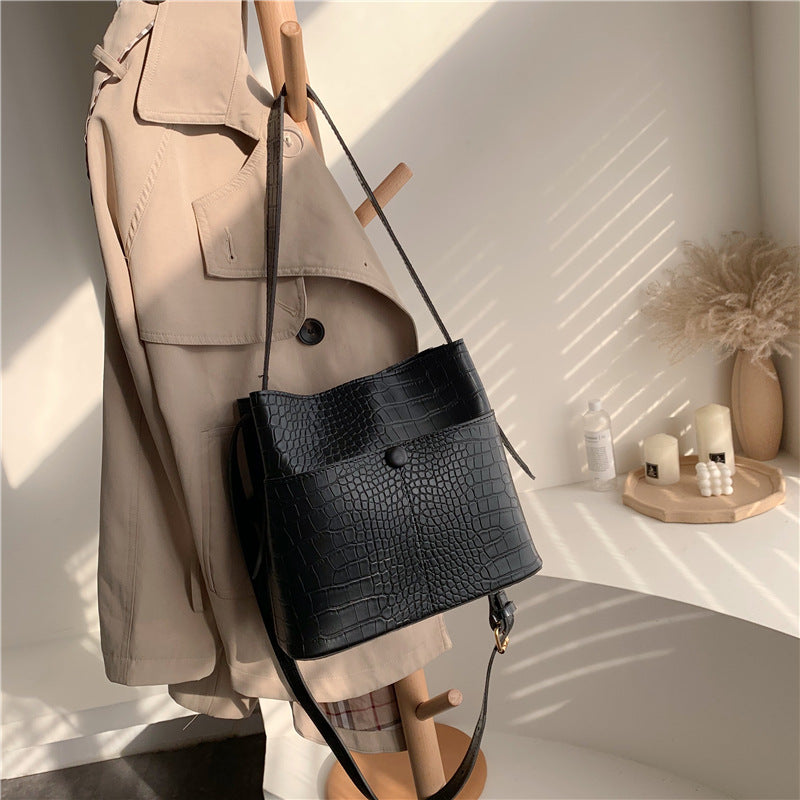 Vintage portable bucket bag