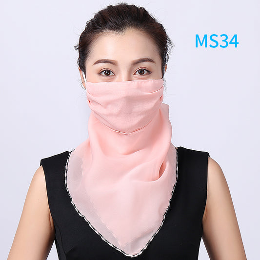 Outdoor riding triangle scarf