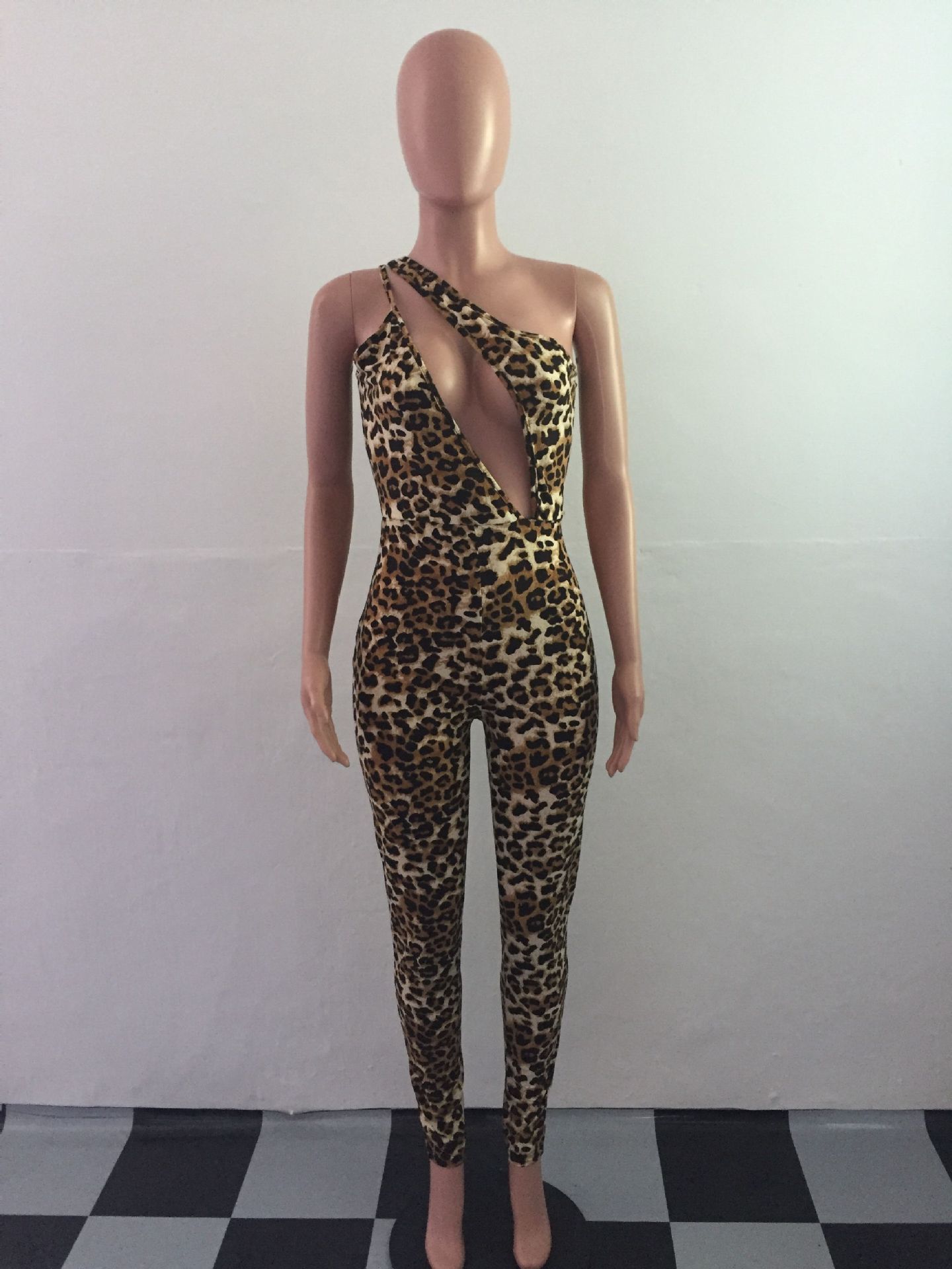 Irregular oblique shoulder jumpsuit