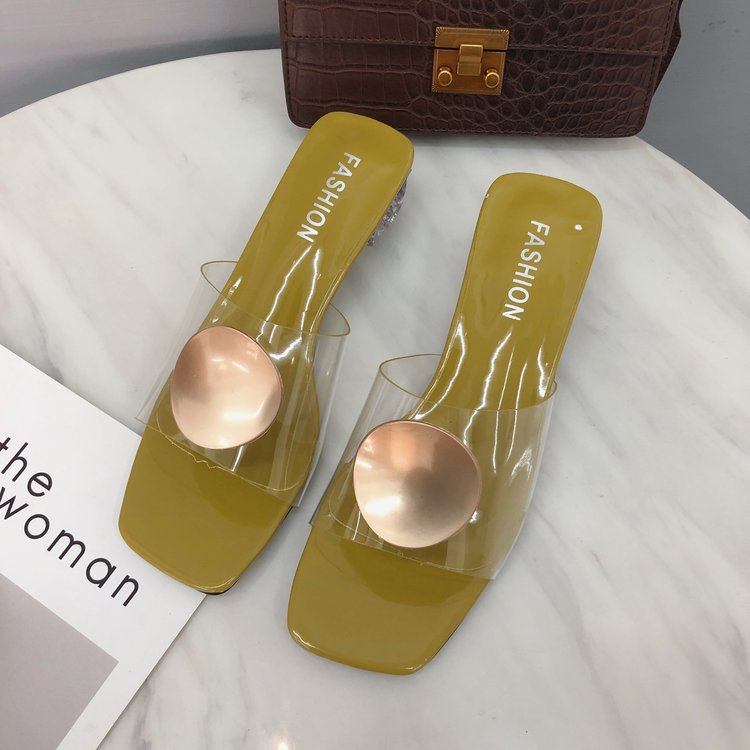 Outer wear female sandals with thick heels
