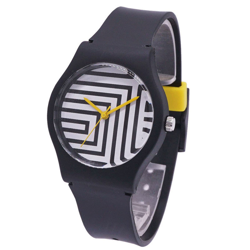 Labyrinth simple watch