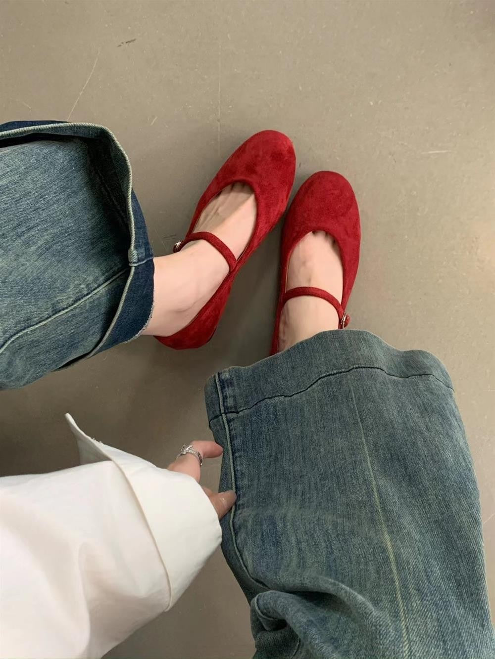 Women's Shallow Mouth Pumps Retro Round Head Soft Flat Bottom Suede