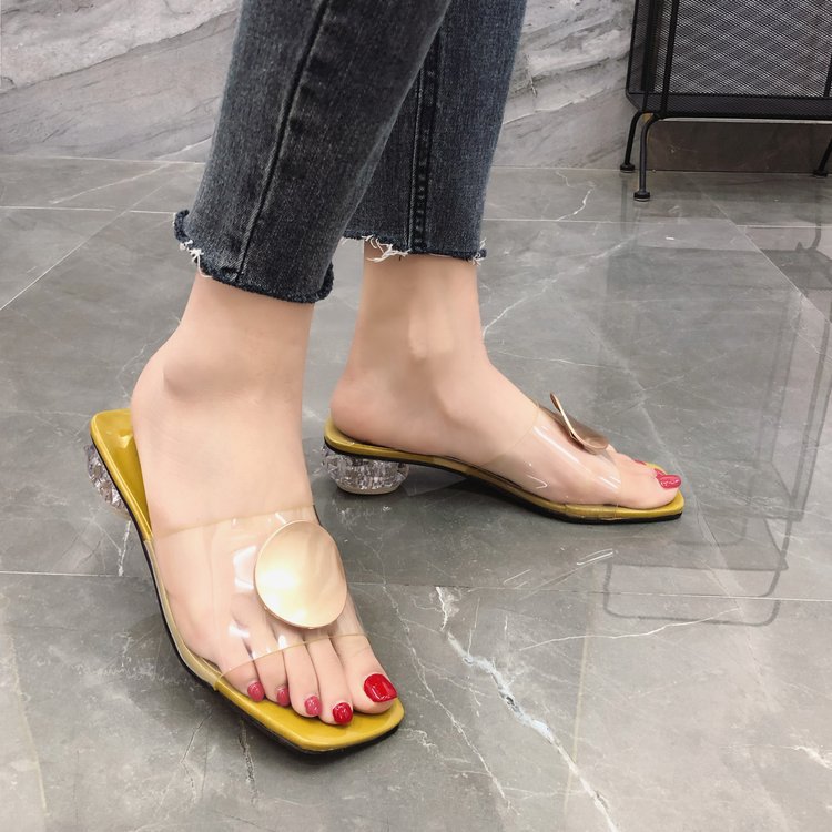 Outer wear female sandals with thick heels