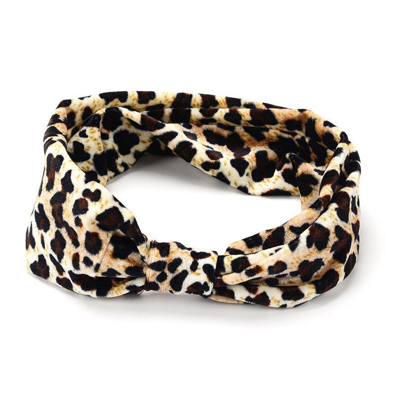 End the hairband in the middle