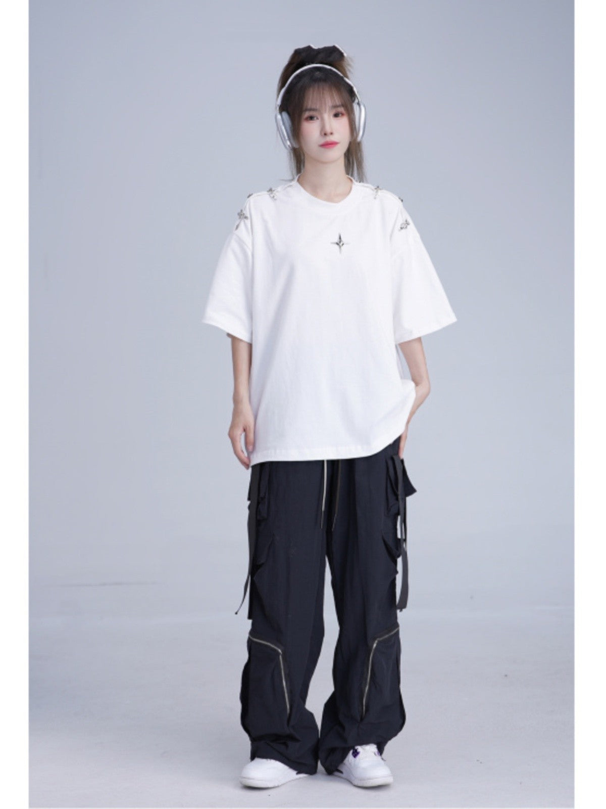 Tyk Skulder Kortærmet T-shirt med Metalspænde