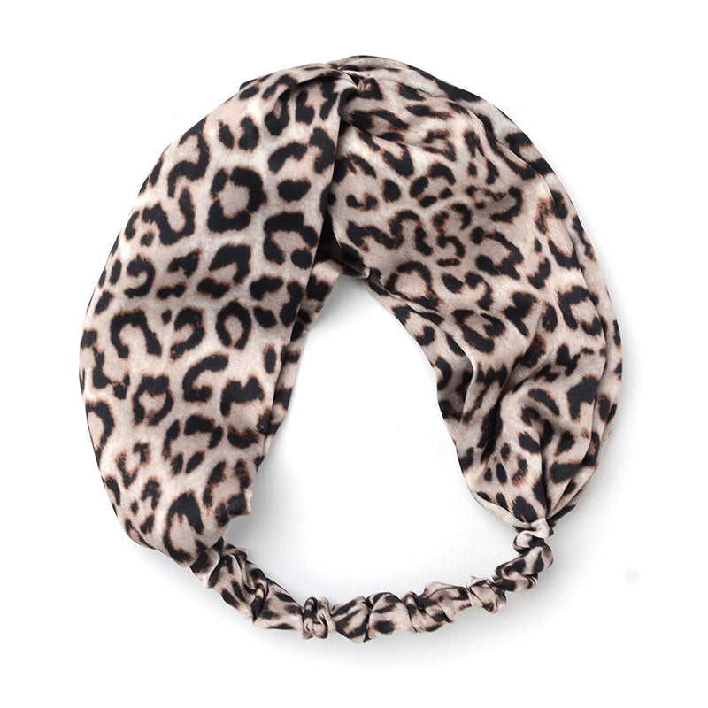 End the hairband in the middle
