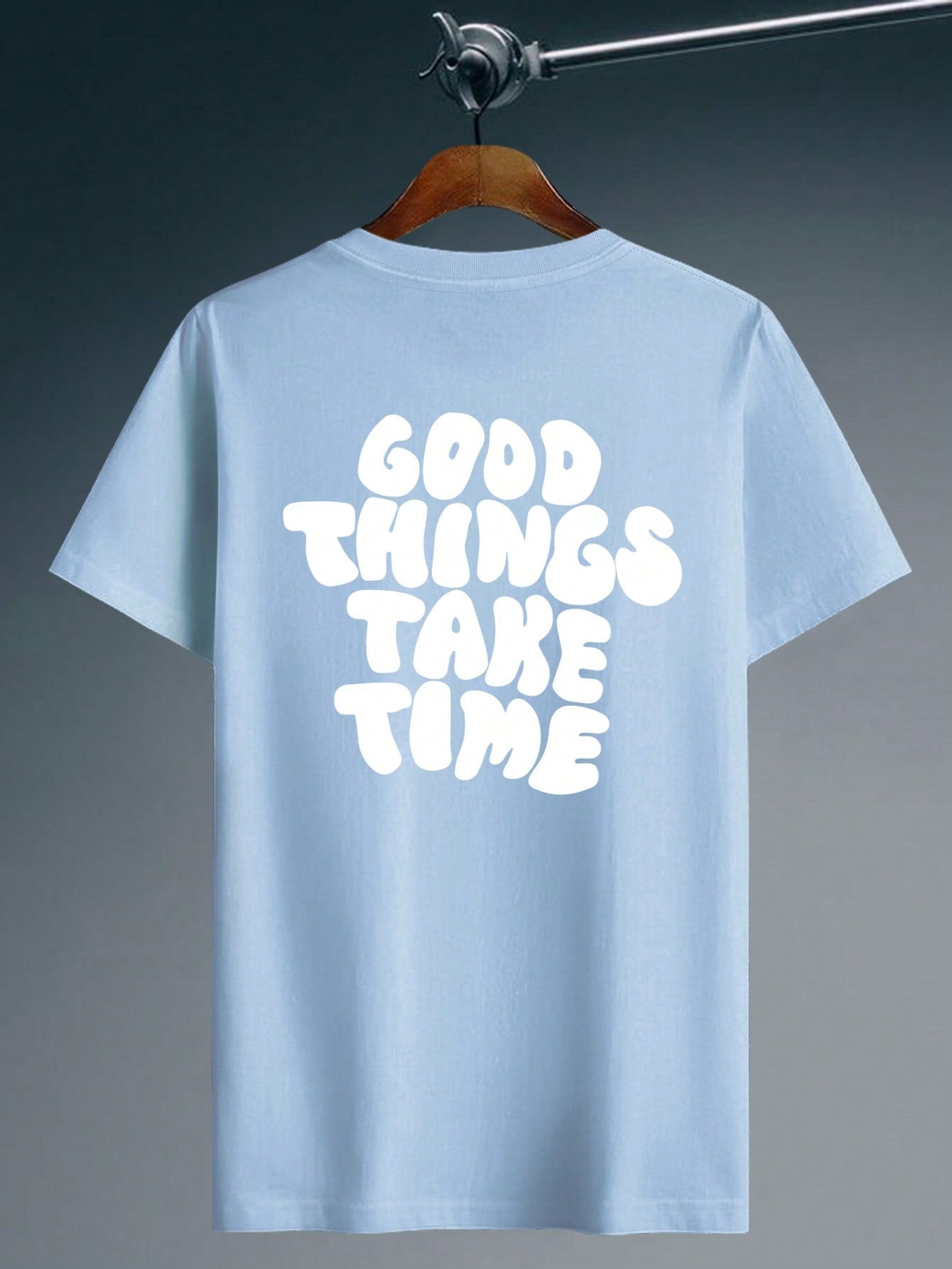 Dame T-shirt med tryk, rund hals og løse korte ærmer