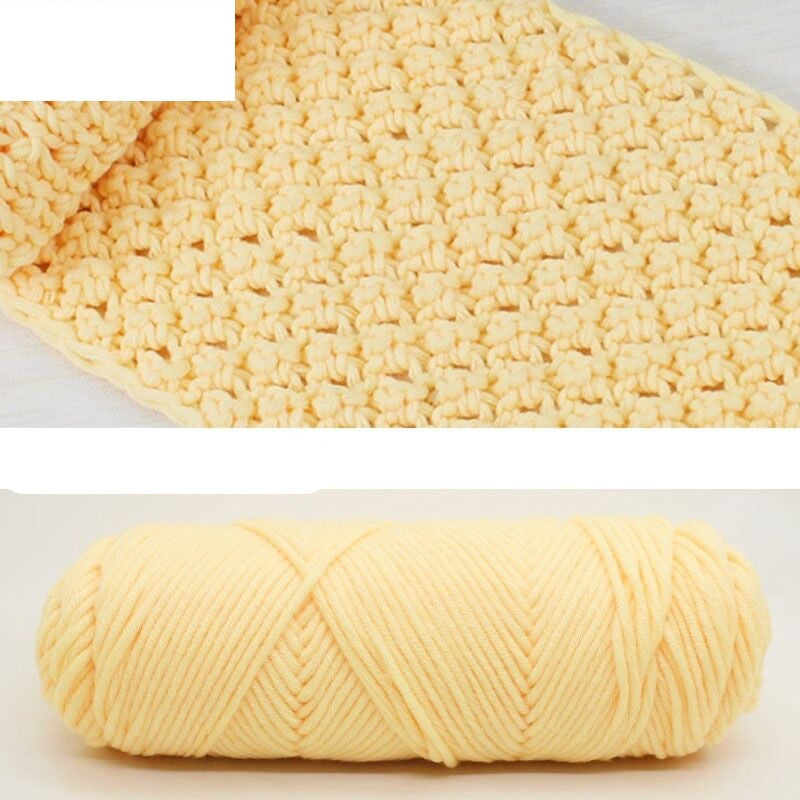 Hand-knitted scarf line