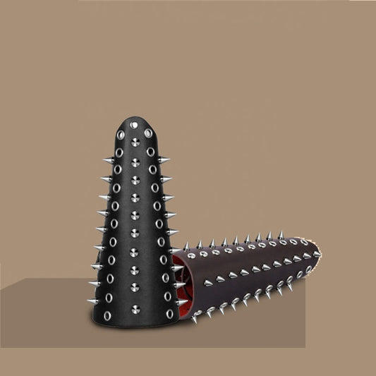 Alloy spike leather wristband