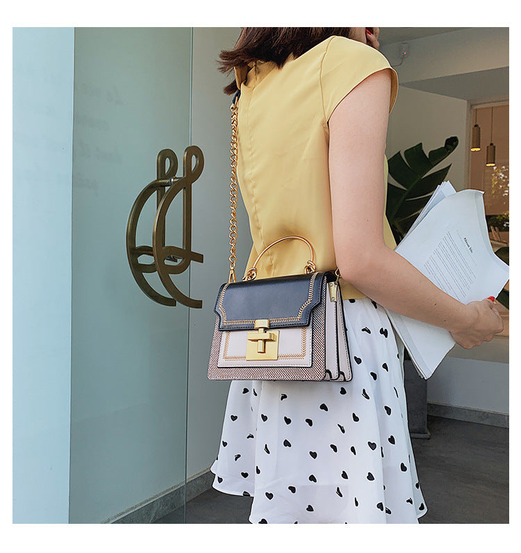 One shoulder messenger chain small square bag