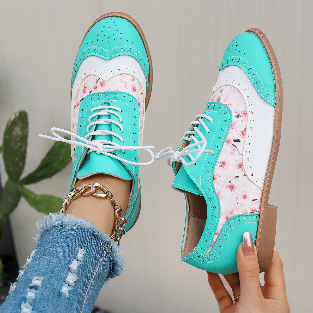 Womens Floral Brocade Pumps In Plus Sizes Color-Block Design With Lace-Up Round Toe
