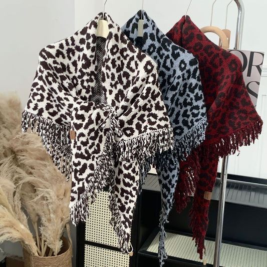 Varmt og stilfuldt leopardfrynset tørklæde sjal to-i-én
