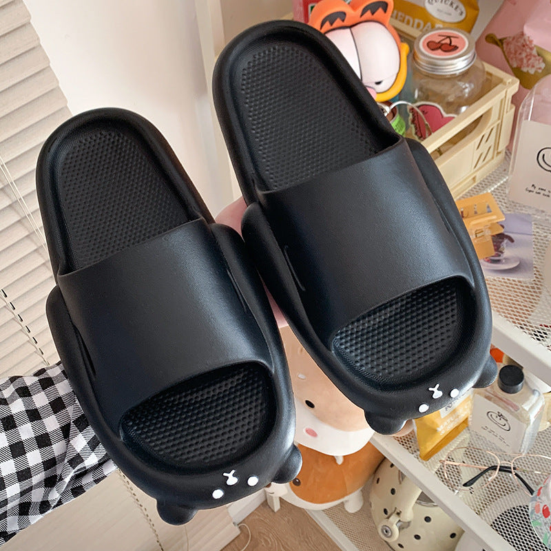 Wearing Thick-soled Sandals And Slippers At Home And Indoors In Summer