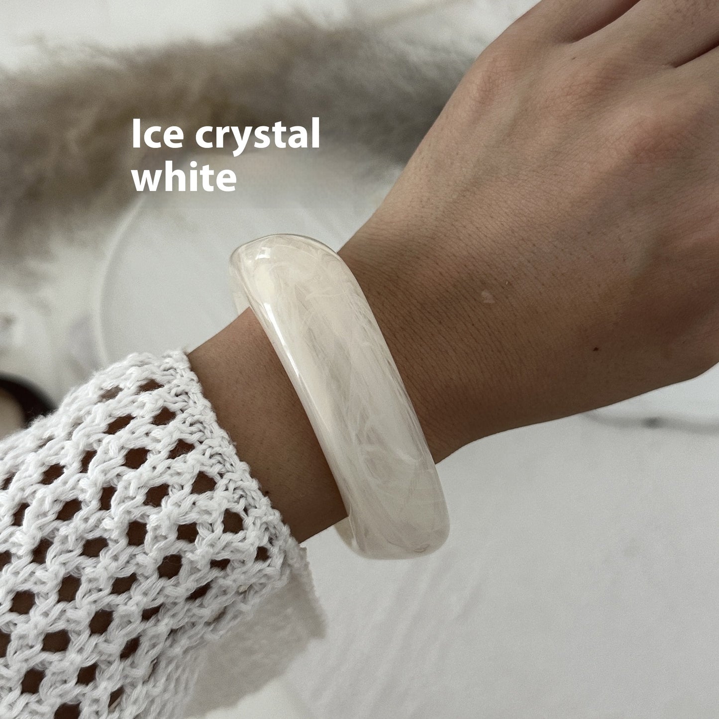 Europæisk og amerikansk overdrevet Ins Style Akryl Mode Armbånd Uregelmæssigt Gennemsigtigt Design