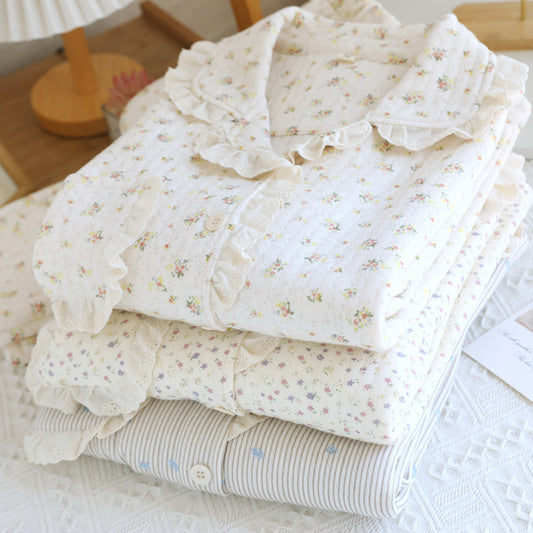 Luftlag Pastorel Blomstret Blonde Revers Pyjamassæt