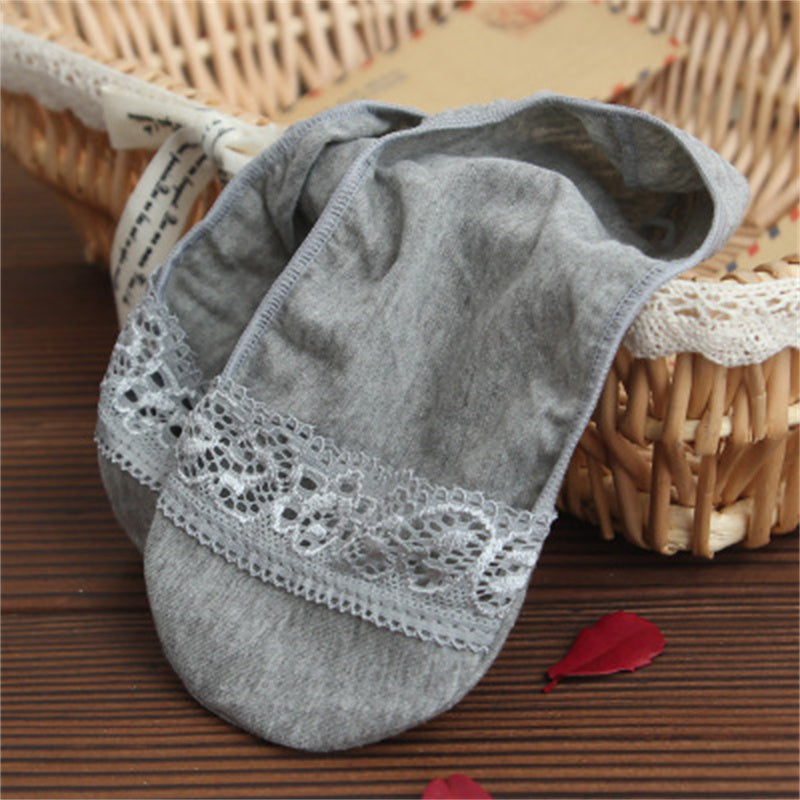 Women's Fashionable Shallow Invisible Lace Boat Socks