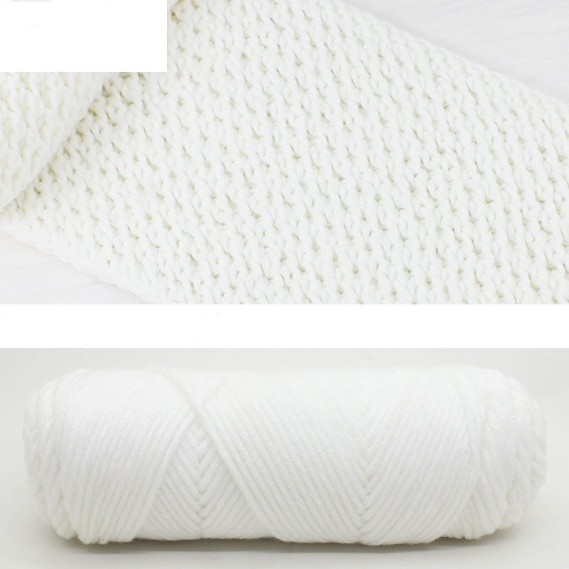 Hand-knitted scarf line