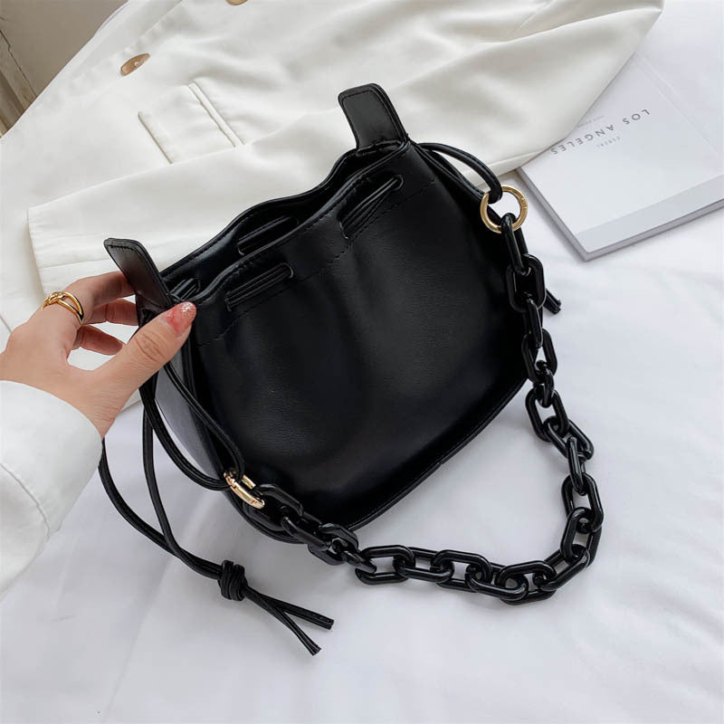 Pleated chain bag