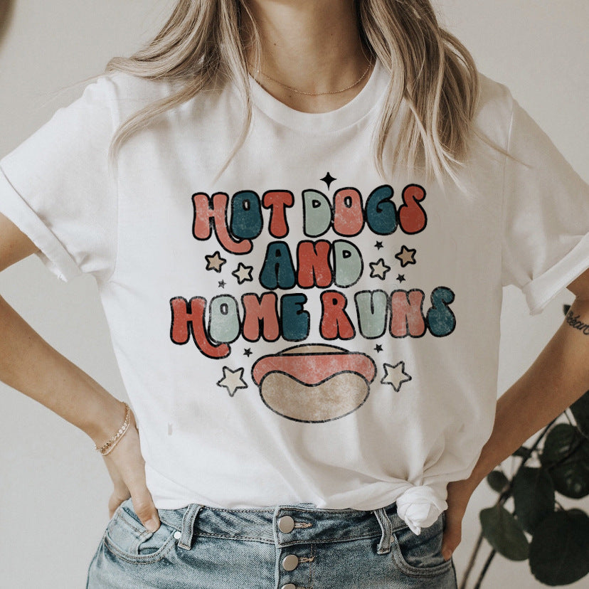 Sød og nuttet t-shirt med bogstaver og løs rund hals