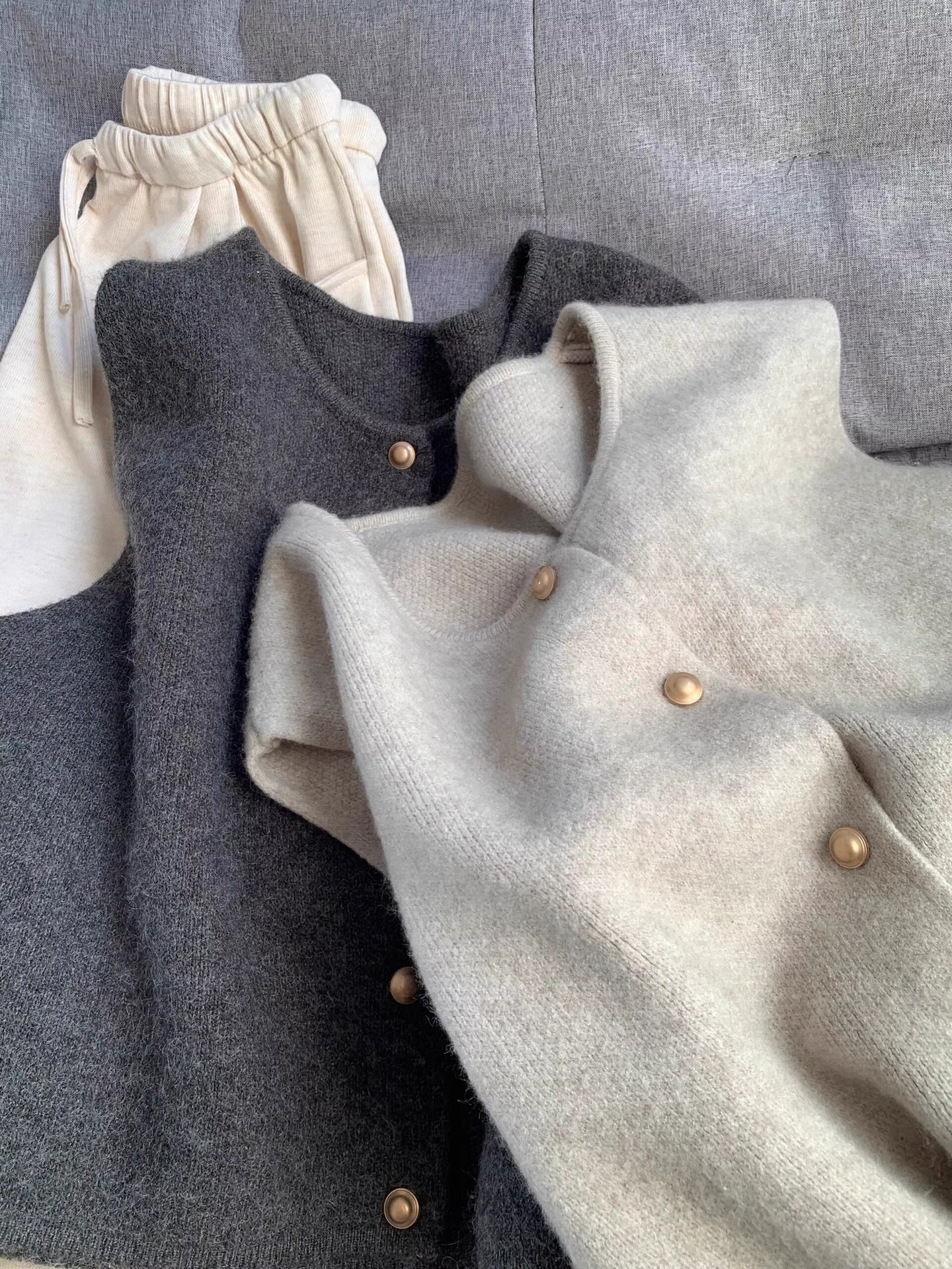 Small Golden Button Knitted Vest Women's Spring And Autumn Outer Wear Loose
