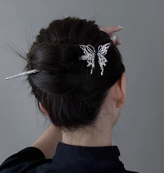 The Antique Design Of Liquid Butterfly Hairpins Is Irregular