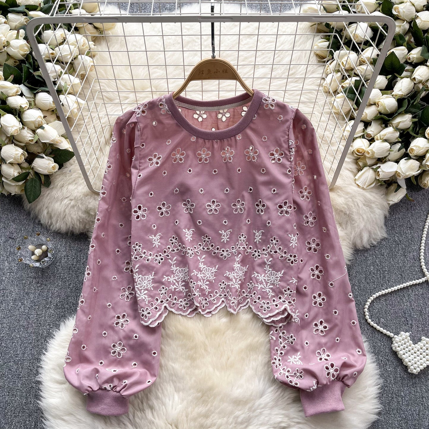 Hollow-out Slim-fit Short Age-reducing Puff Sleeve Top