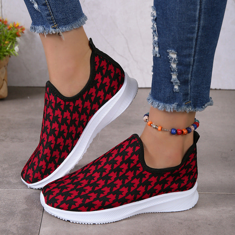 Houndstooth-mønstrede sneakers med rund snude og mesh-flade sko
