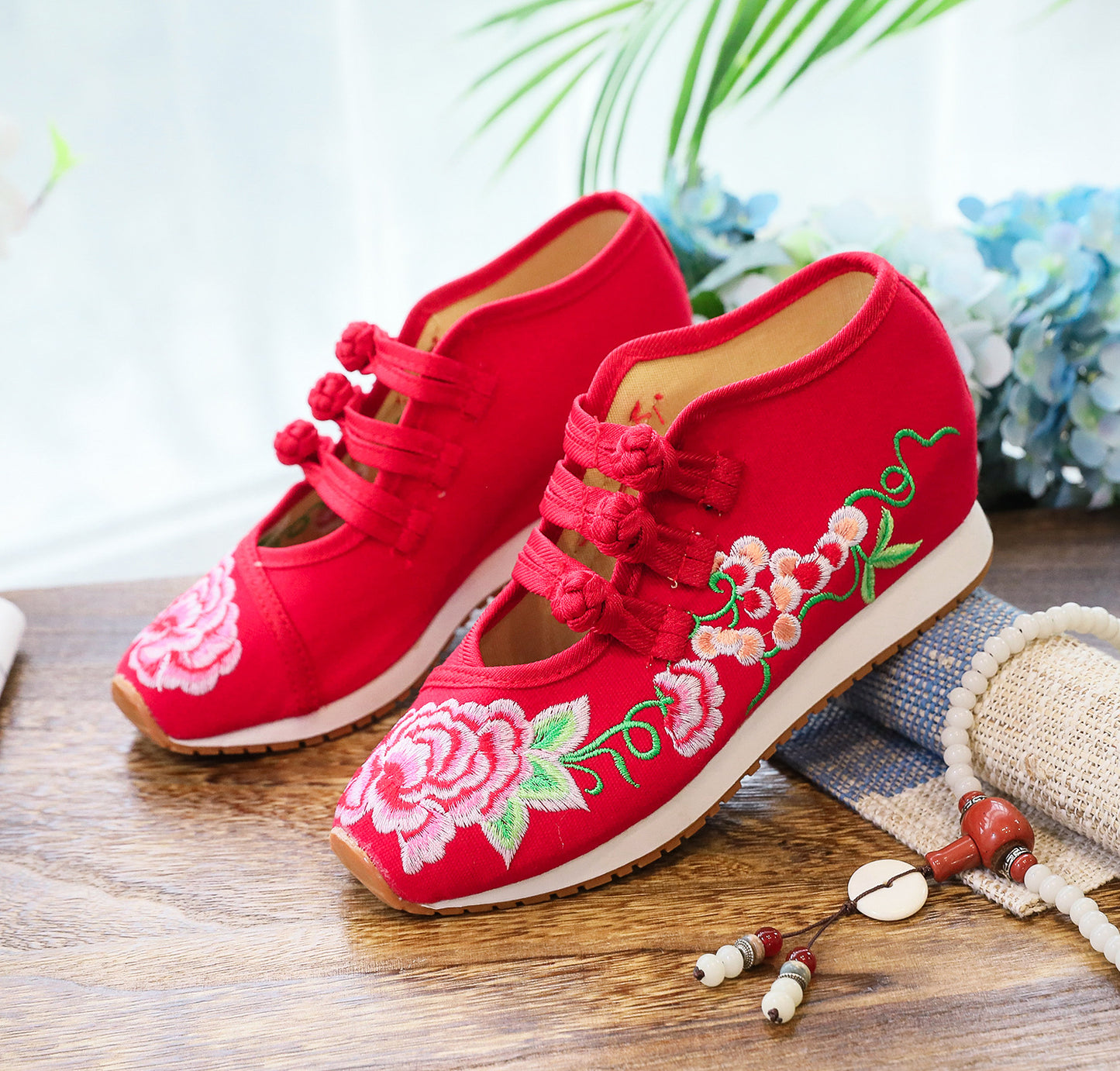 Embroidered Sports Women's Peony Embroidery Vintage Buckle Ethnic Style Embroidered Shoes