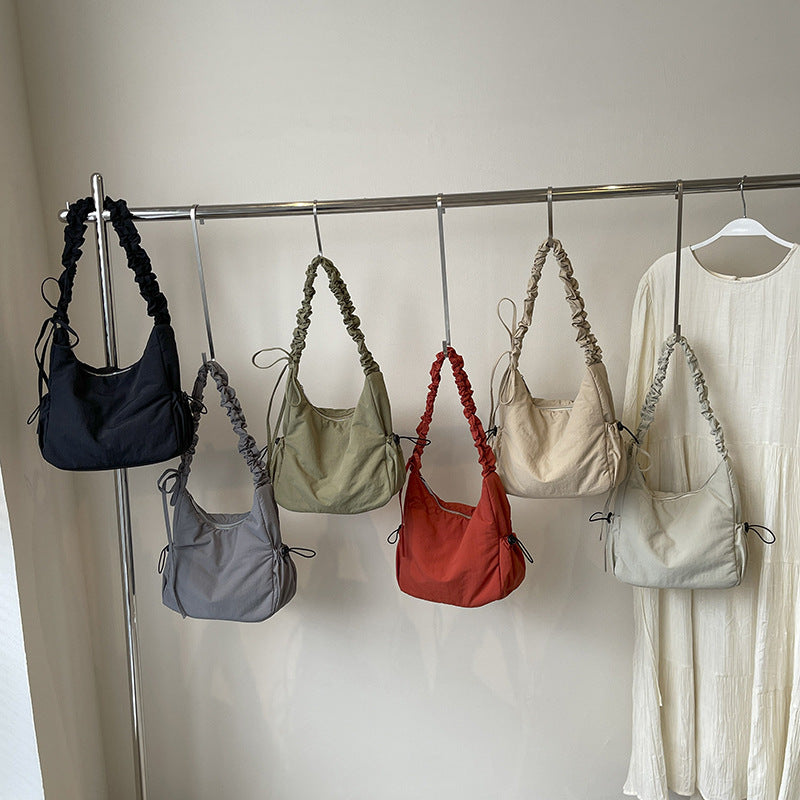 Dametaske med bindebånd, rynker og flæser – Bærbar skuldertaske/crossbody