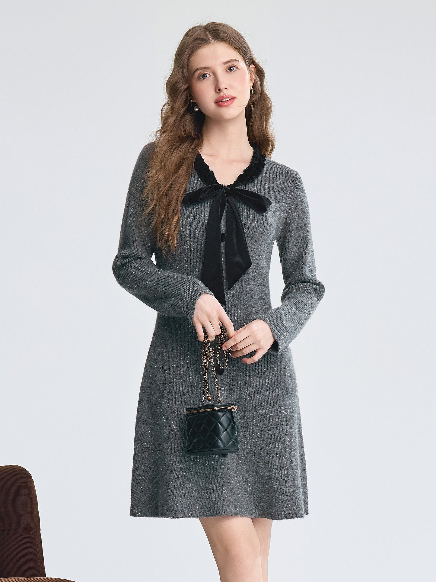 Womens V-neck Figure-Hugging Knit Dress With A Bow Detail