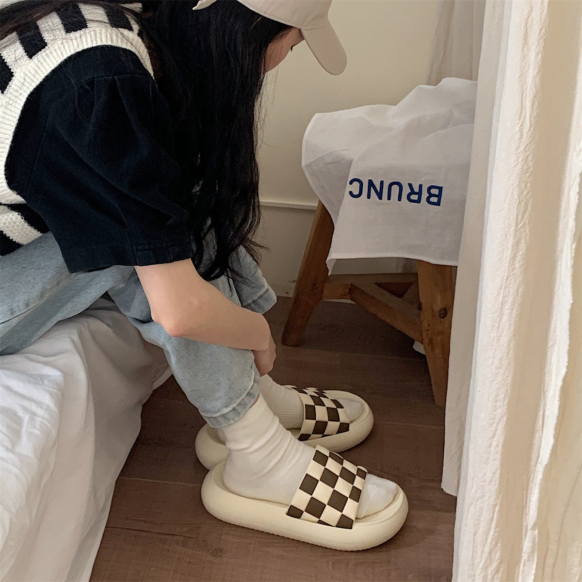 Non-slip Outer Wear Soft Bottom Checkerboard Sandals