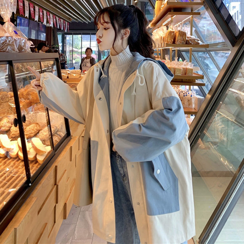 Trench Coat Casual Solto e Fino de Comprimento Médio