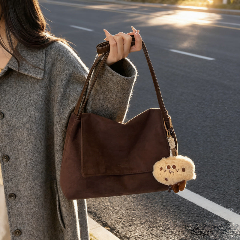 Retro High-capacity Versatile Shoulder Bag For Casual And Commuter Use