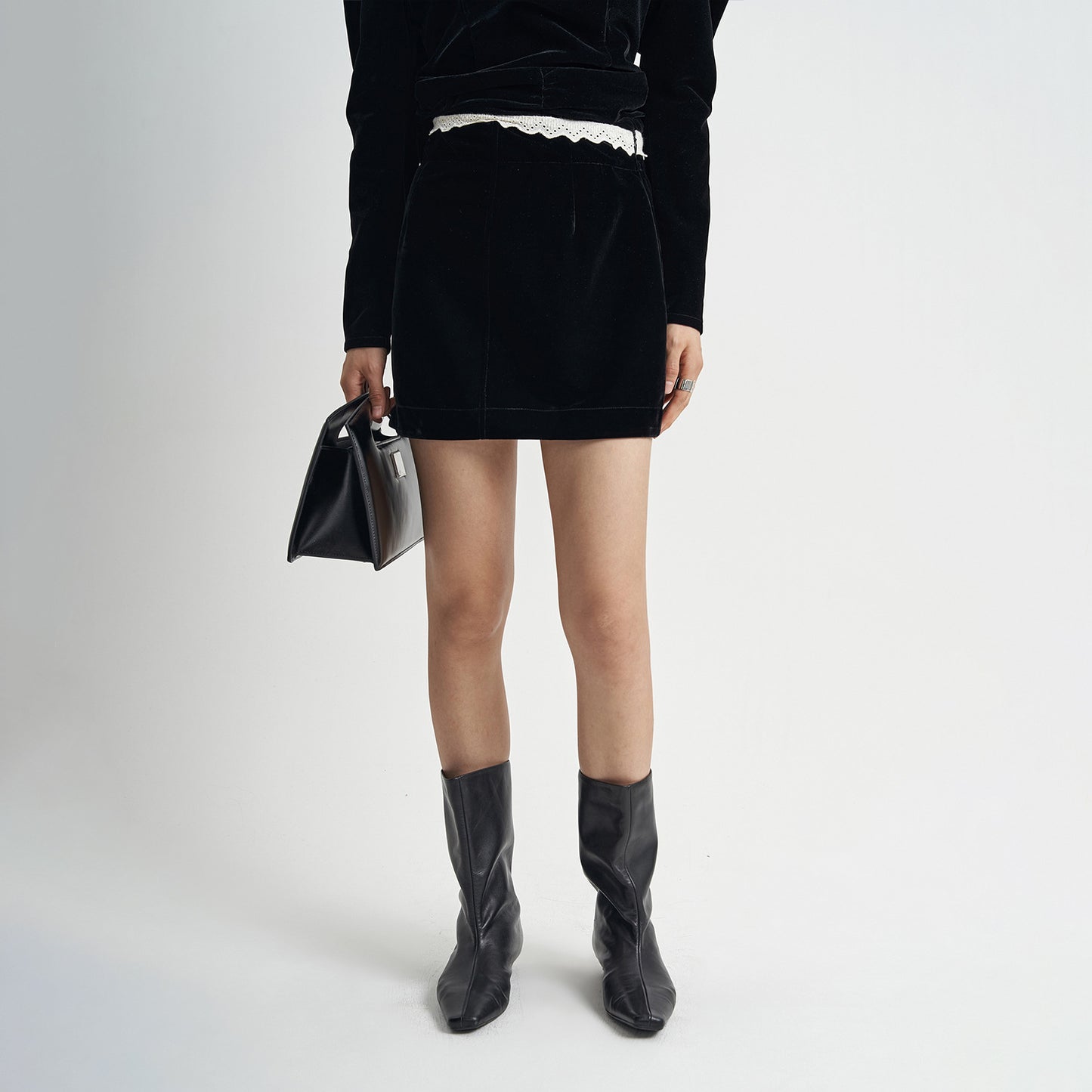 Embroidered Lace Stitching Black Slim Skirt