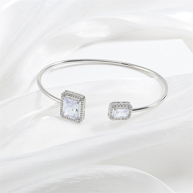Women's Simple Bracelet Bracelet High-grade Water Drop Inlaid Women's Square Diamond