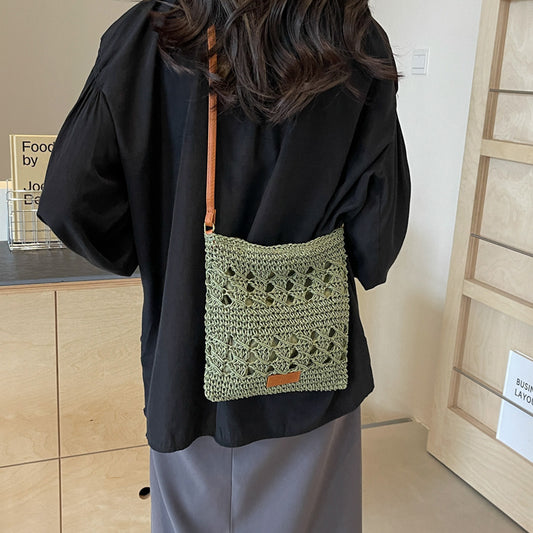 Women's Large Capacity Straw Woven Crossbody Bucket Bag