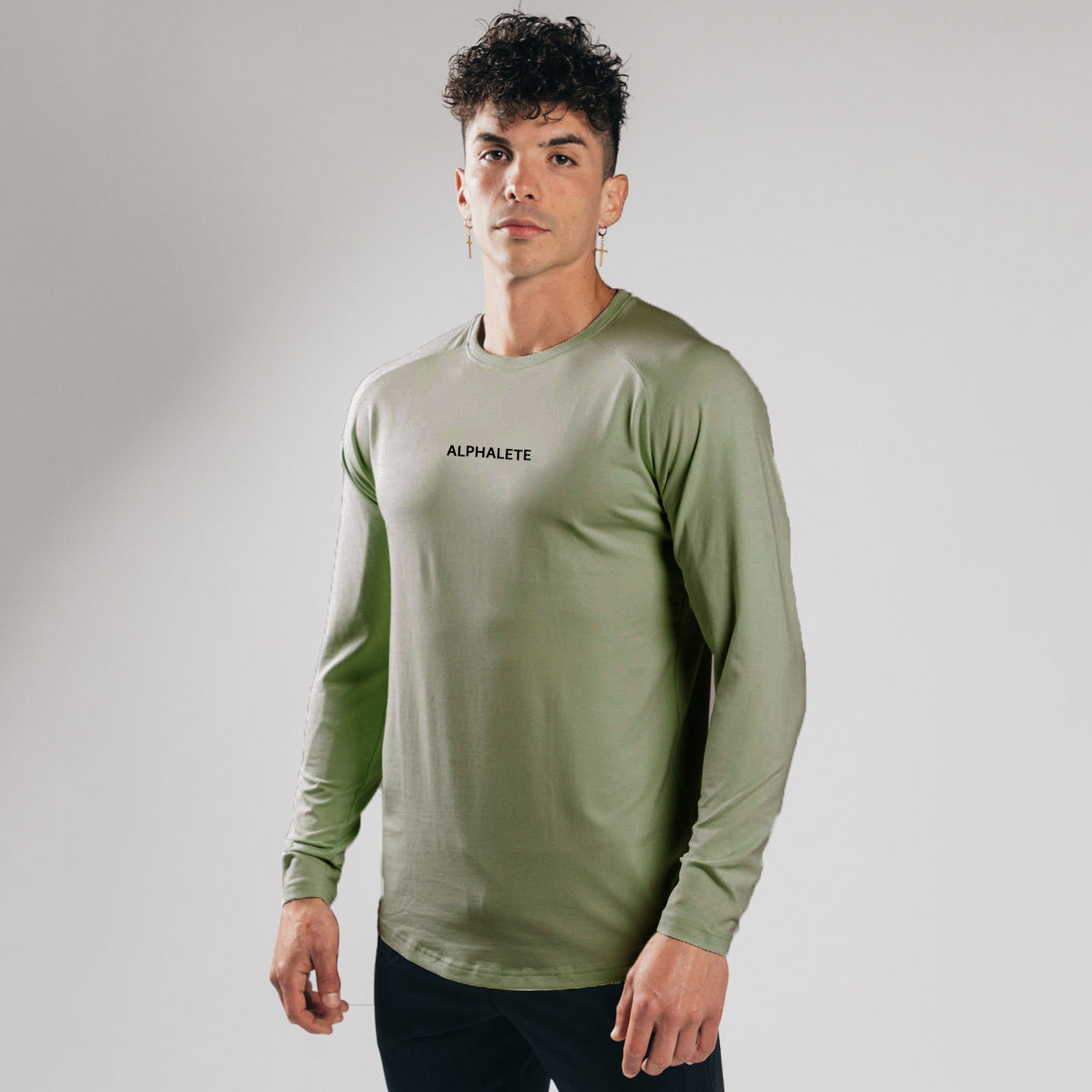 Tætsiddende langærmet T-shirt i elastisk bomuld til at have indenunder