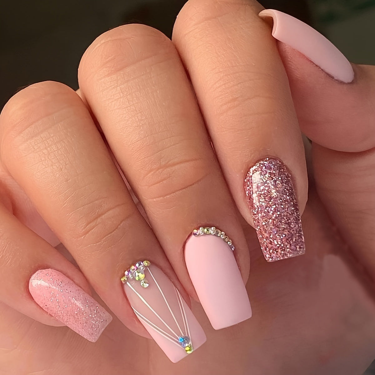 Nail Art High Fashion Simple Rhinestone Butterfly Flower Cow Wear Nail 24 Pieces