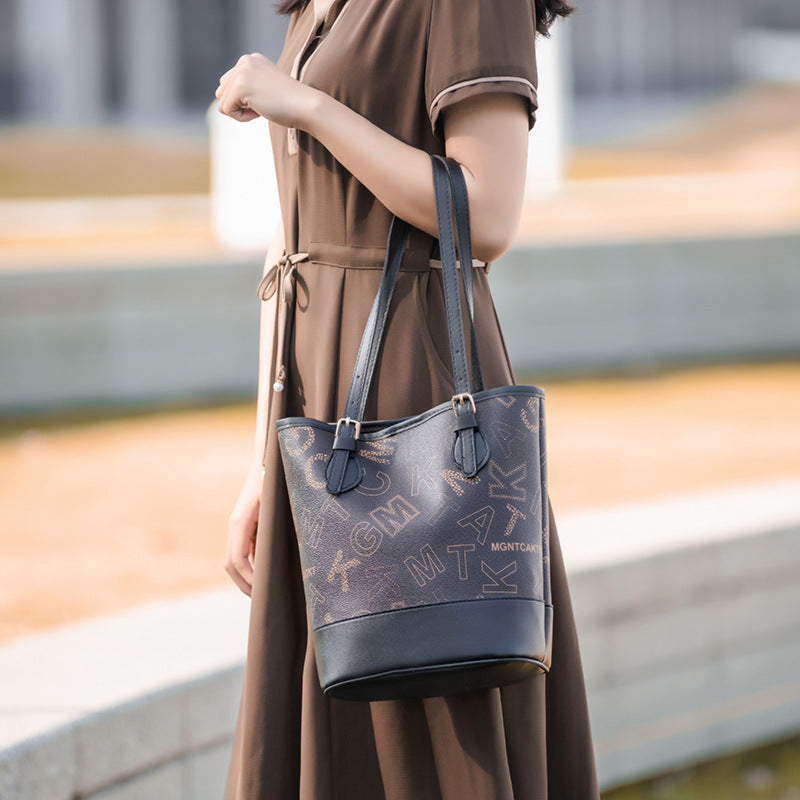 Women's Letter Printing Large-capacity Bucket Trendy Retro Style Shoulder Bag