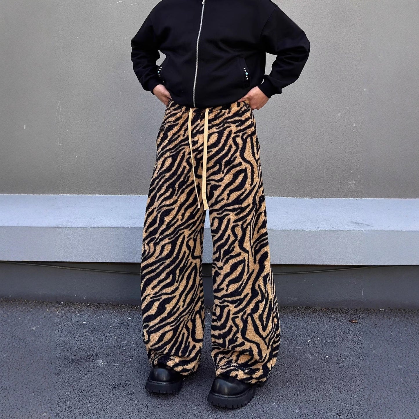 Womens High-Street Coffee-Colored Tiger-Print Casual Pants Warm And Loose-Fitting