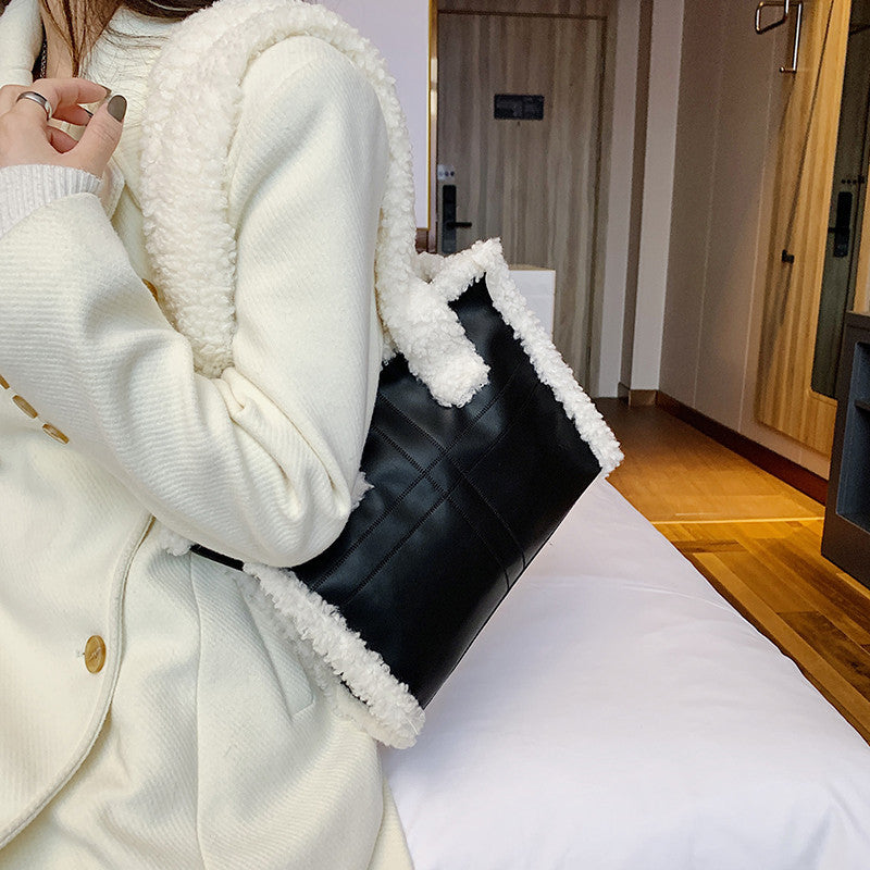Fashion Portable Casual Western Style One-shoulder Furry Messenger Bag