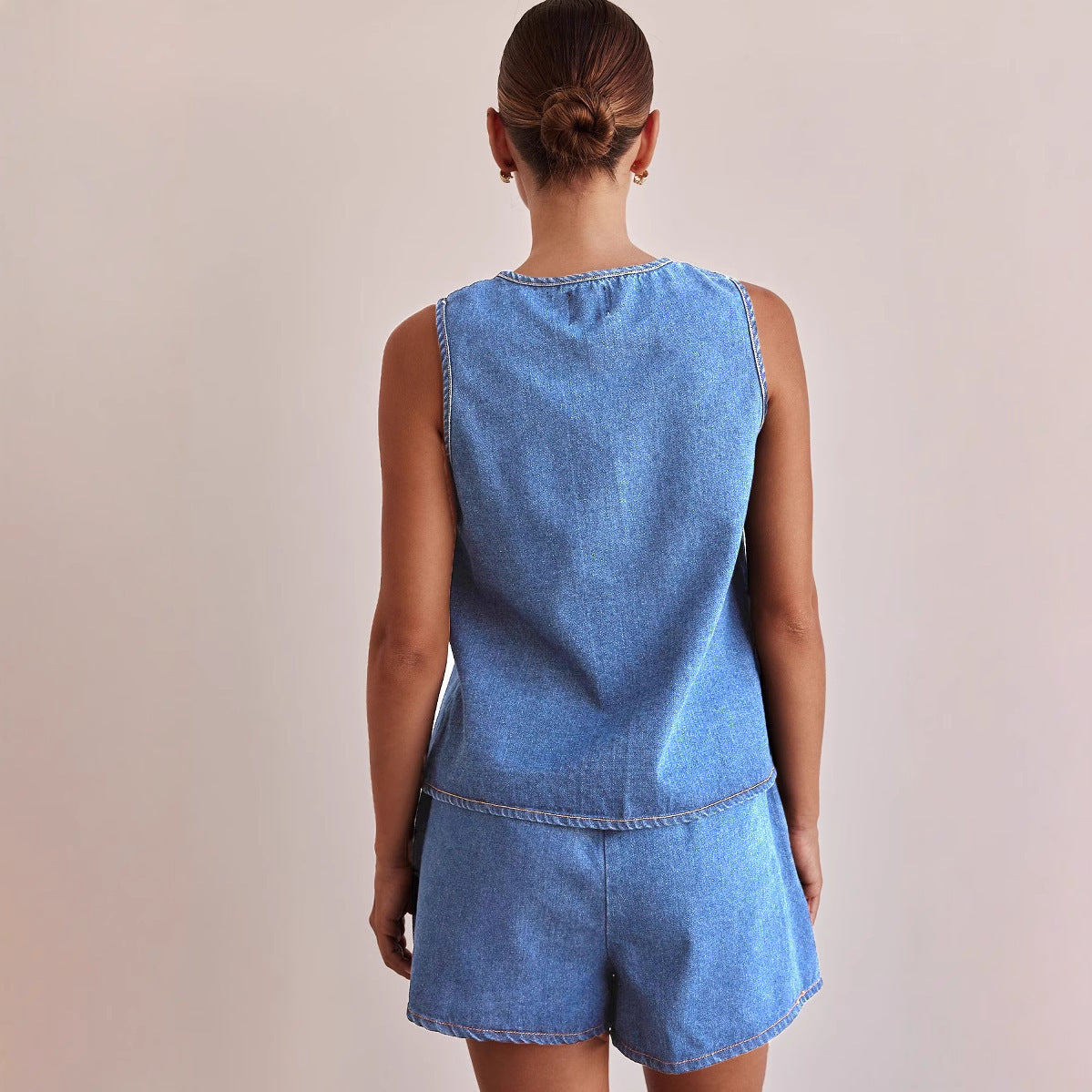 Fashionable Casual Sleeveless Top And Shorts Set With Tie Details