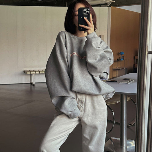 Koreansk-inspireret broderet sweater med rund hals – alsidig
