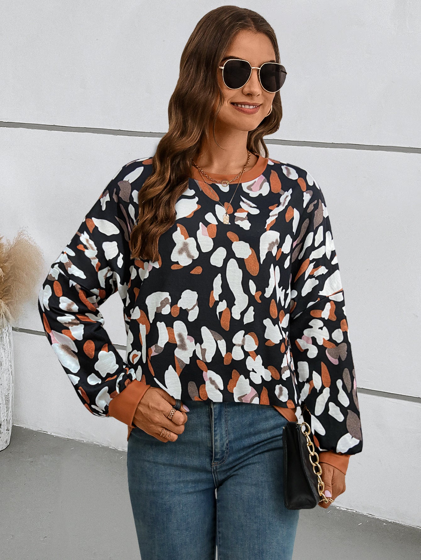 Women's Round Neck Drop-shoulder Lantern Sleeve Printed Sweater