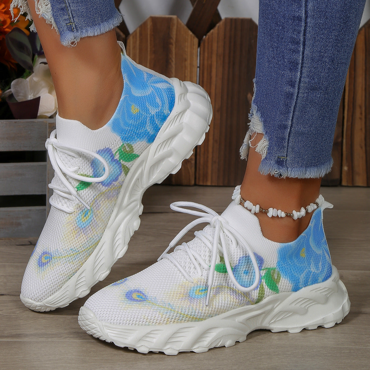 Casual Flower Flying Woven Breathable Surface Soft Bottom Lightweight Sneaker