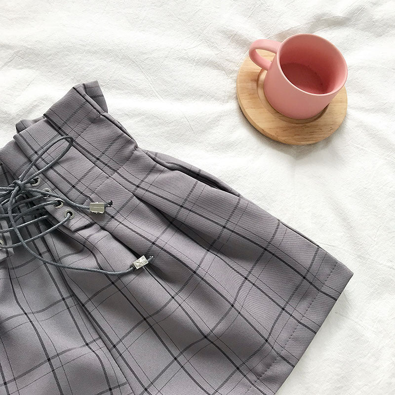 Flower bud tie plaid shorts